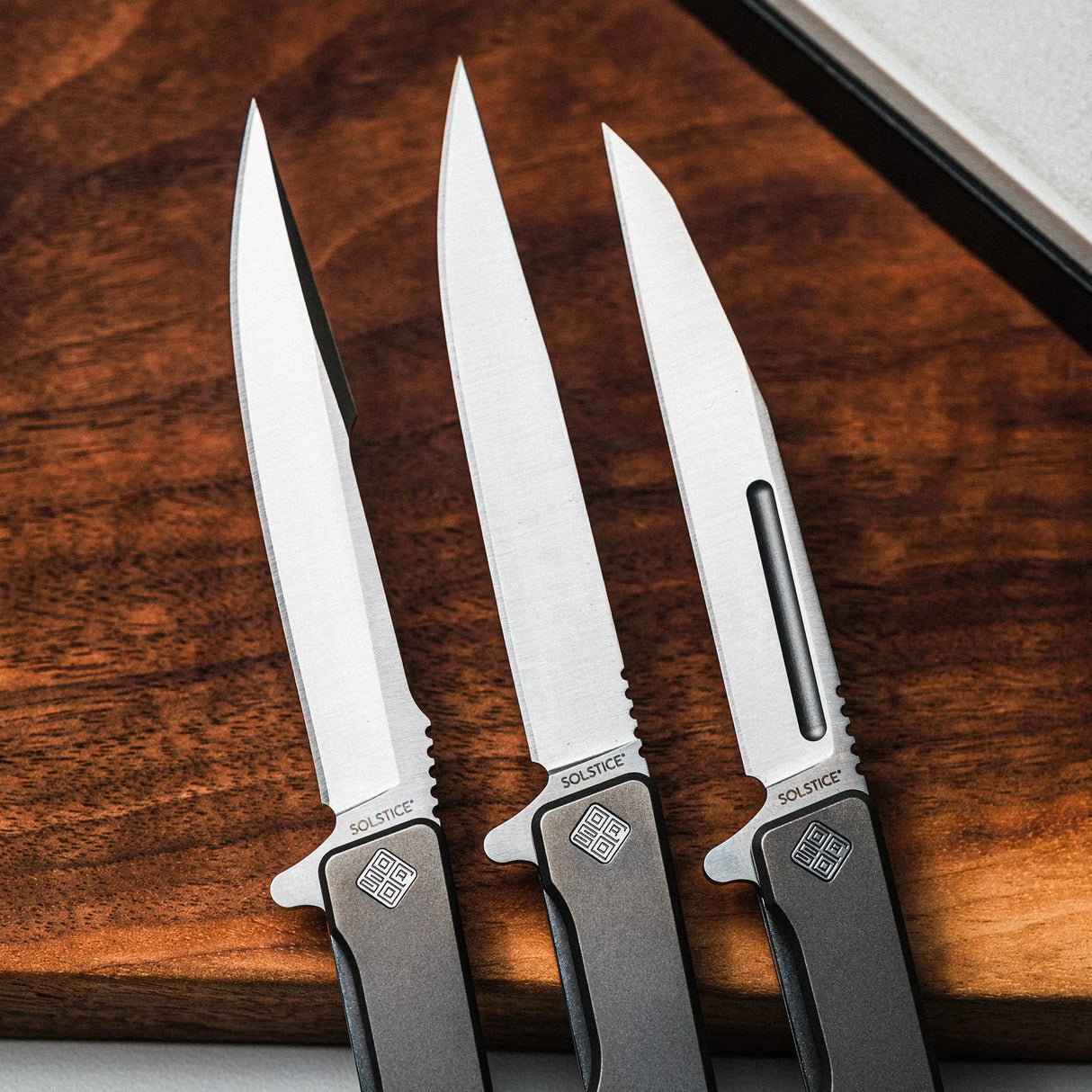 Ocaso Solstice - Titanium / Satin Wharncliffe Blade Knife