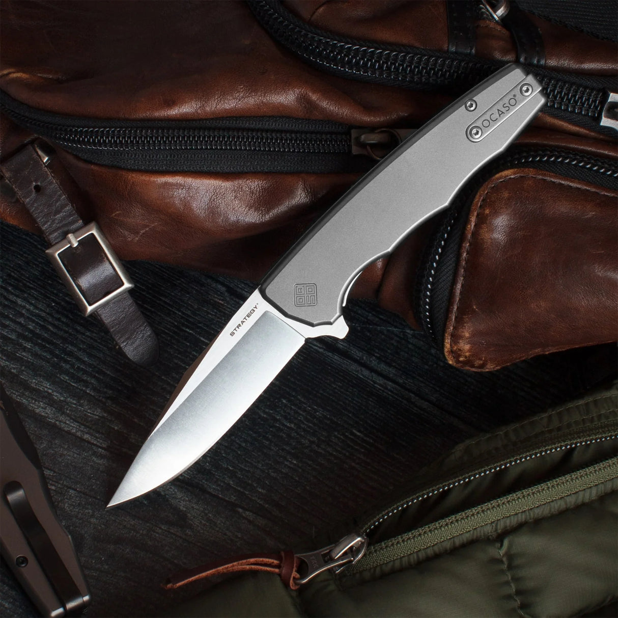 Ocaso Strategy - Titanium / Satin Knife