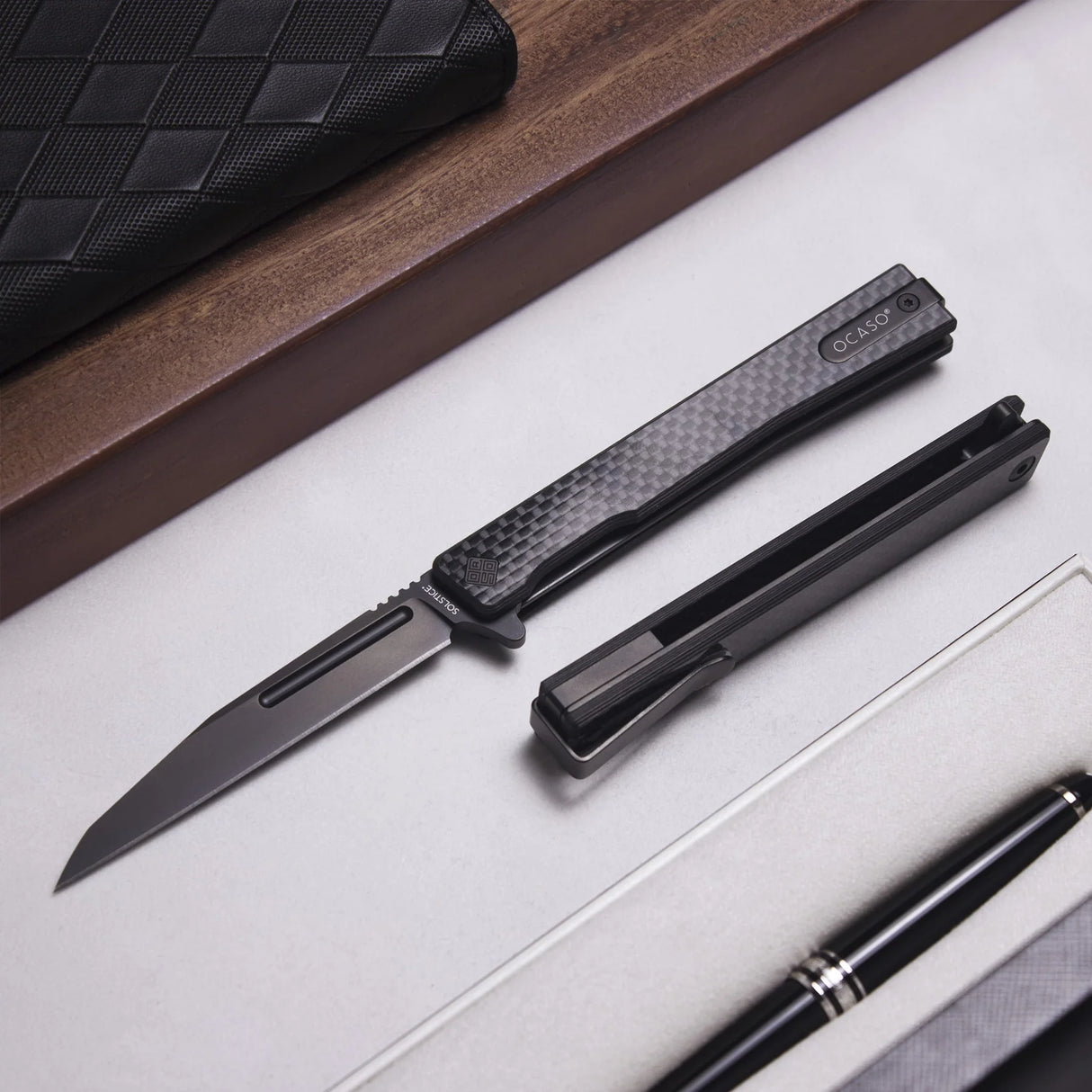 Ocaso Solstice - Carbon Fiber / Black Wharncliffe Blade Knife